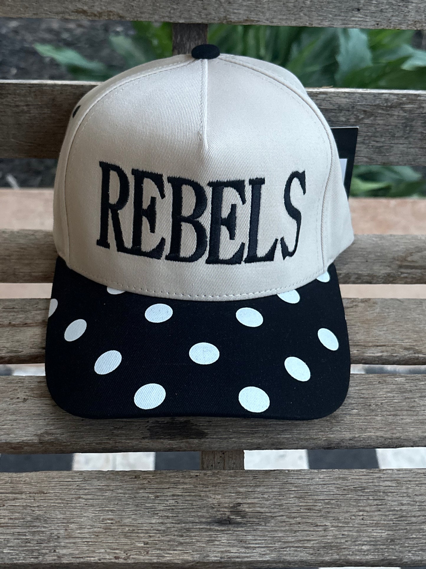 REBELS Big Polka Dot Hat:Black