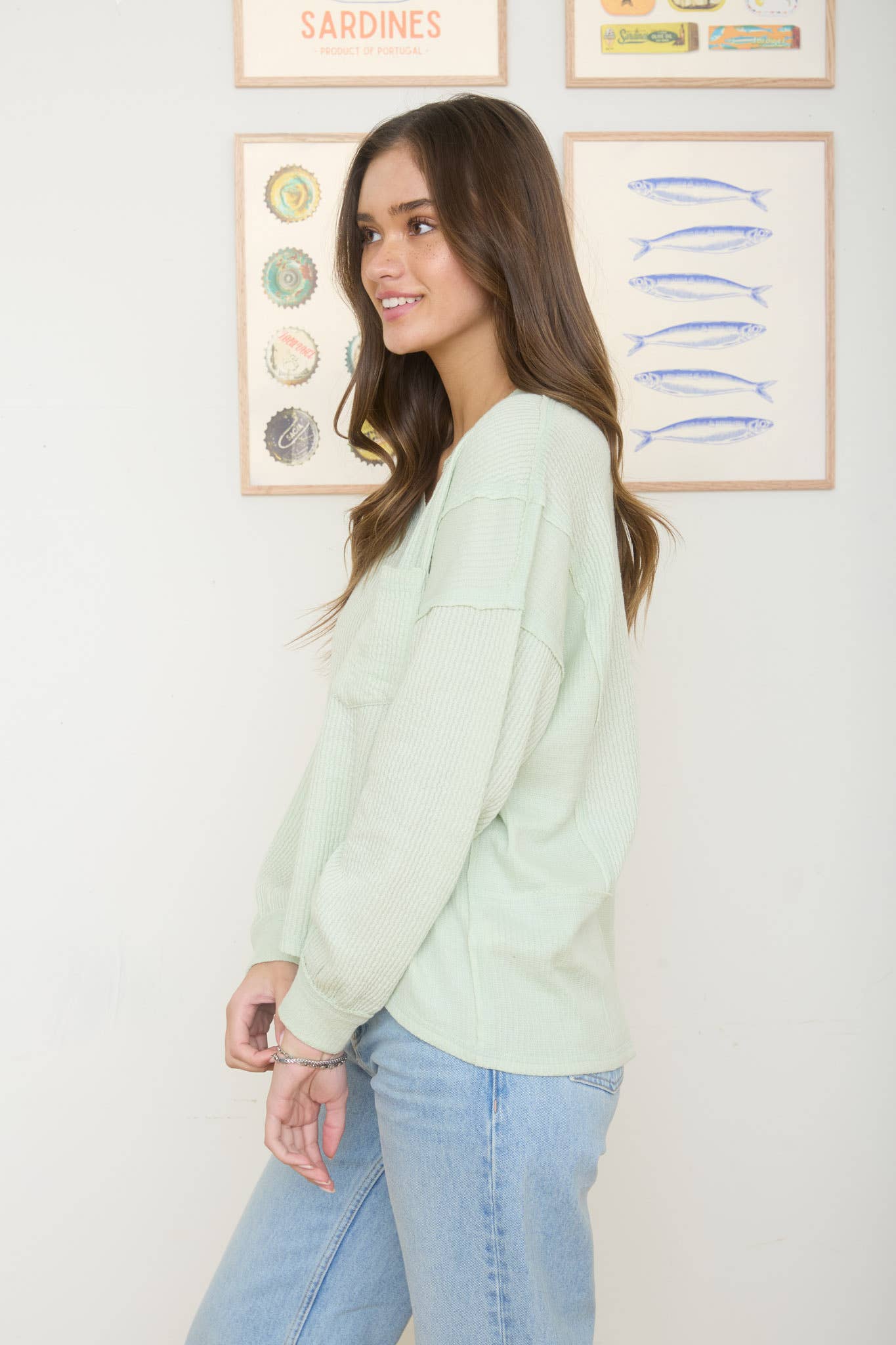 SPLIT NECK RAW EDGE LONG SLEEVE RIBBED KNIT TOP : KHAKI