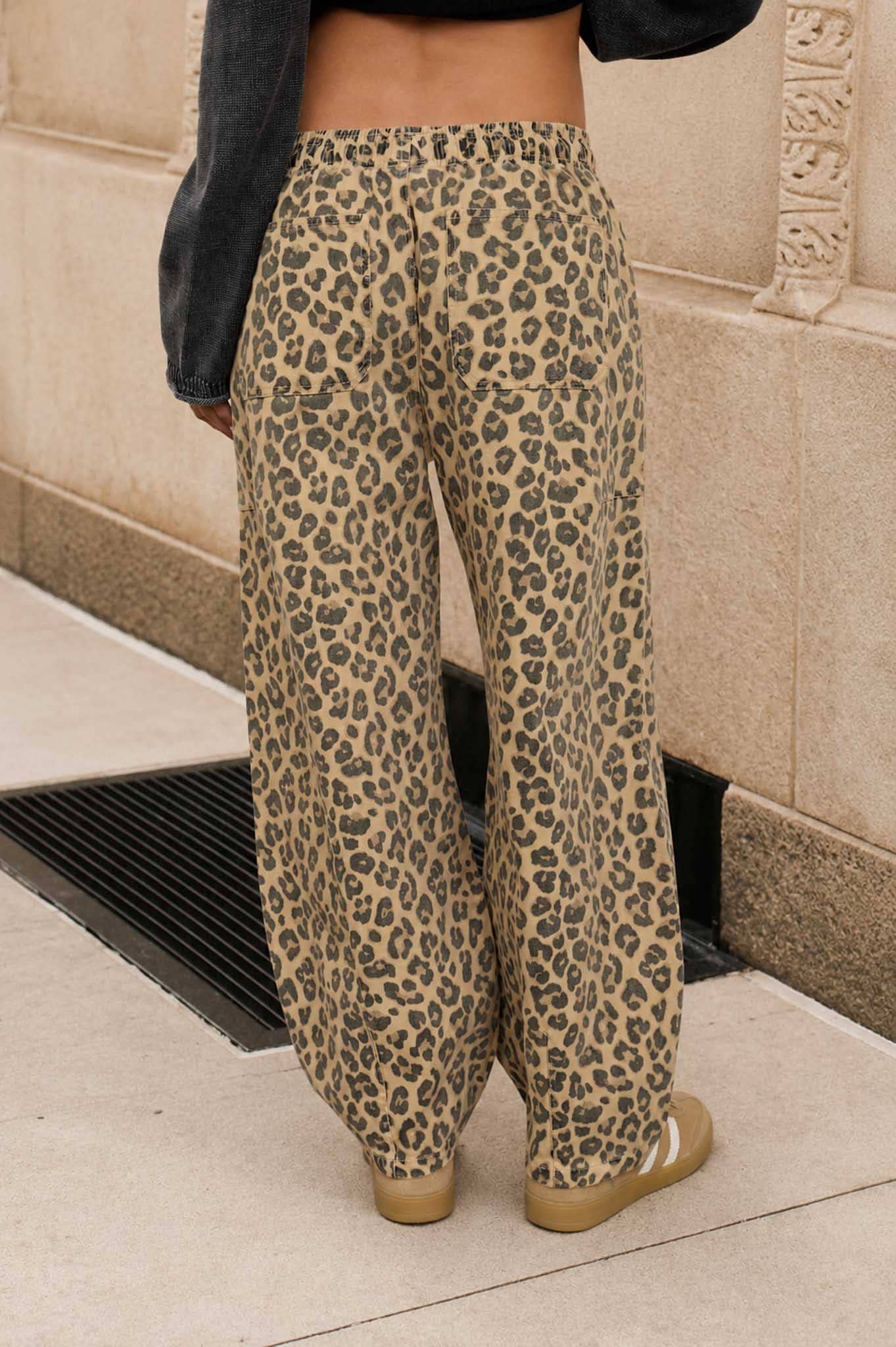 LEOPARD PRINT DRAWSTRING BARREL PANTS : BROWN