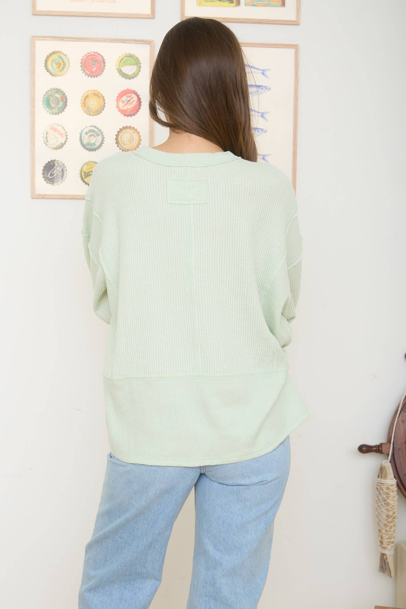 SPLIT NECK RAW EDGE LONG SLEEVE RIBBED KNIT TOP : KHAKI