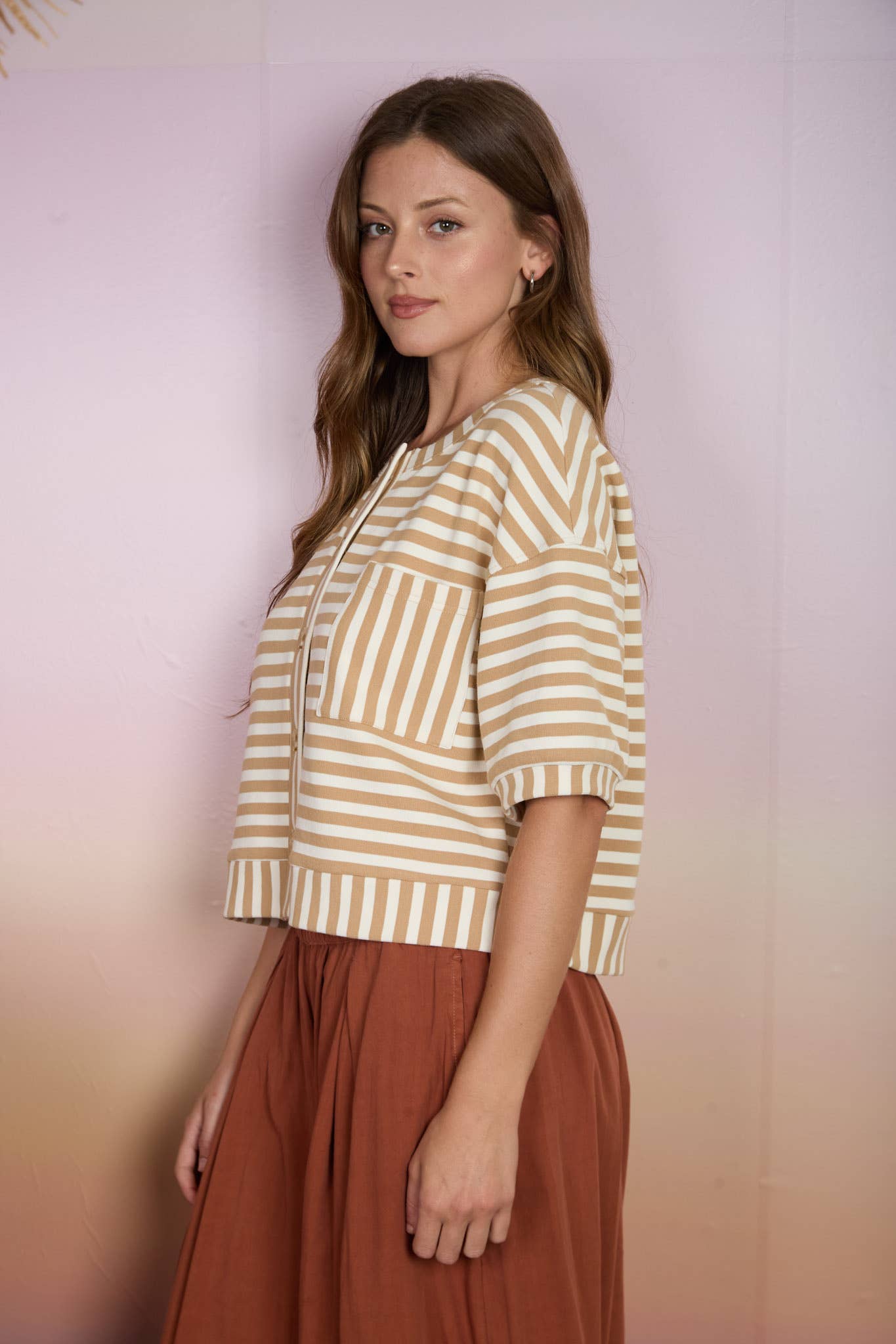 STRIPE PATTERN SHORT SLEEVE BUTTON DOWN KNIT TOP : RED