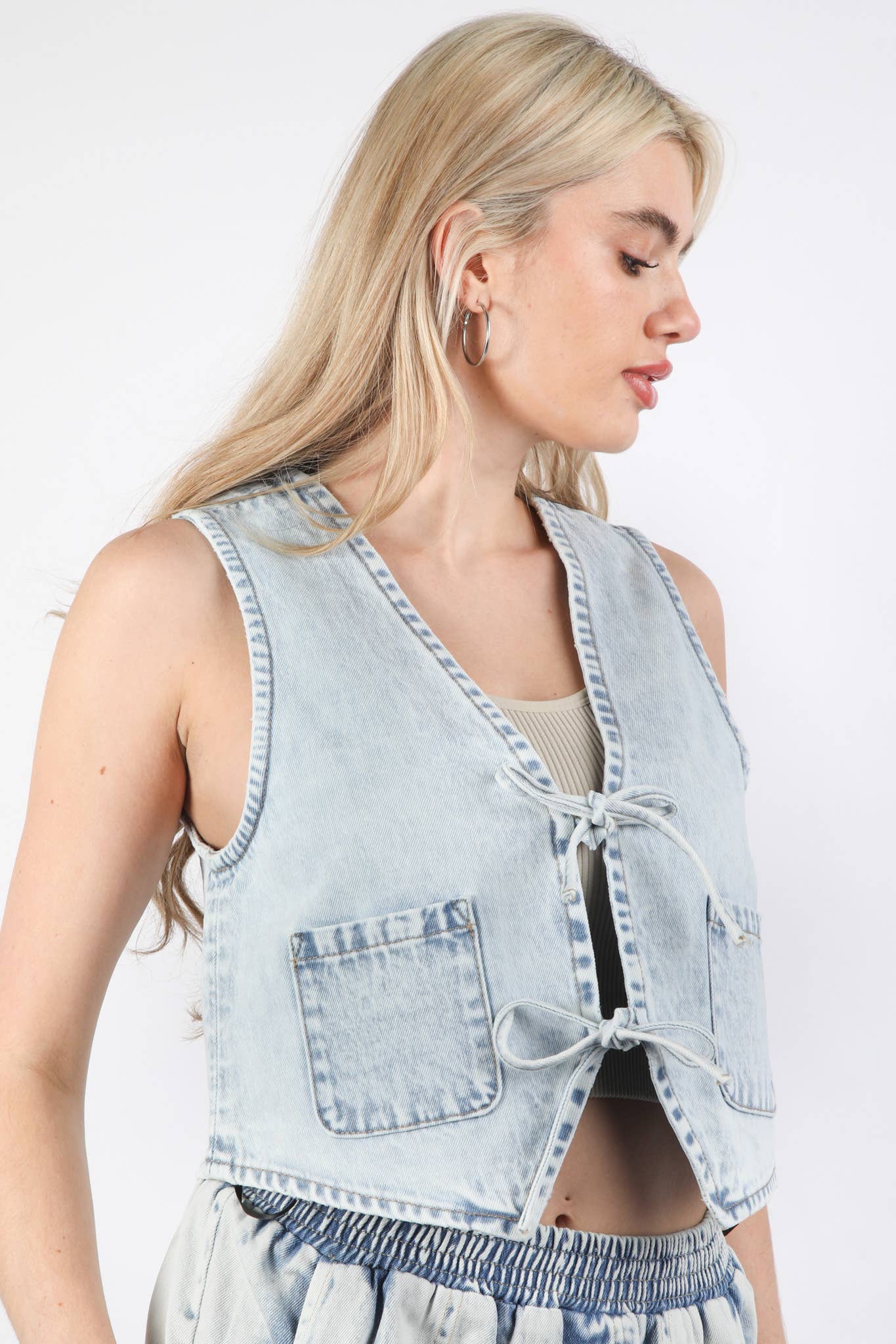 Acid Washed Denim Front Tie Vest: LT INDIGO