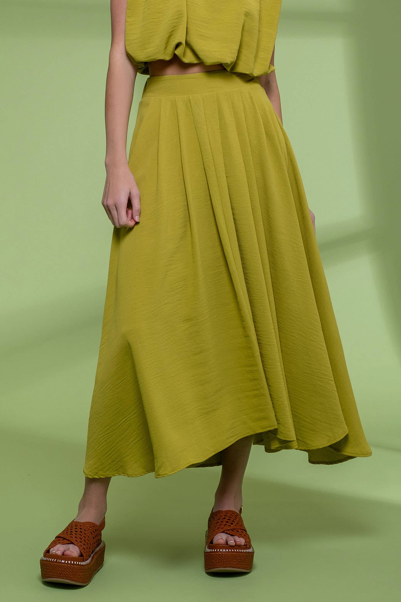 BOX PLEATED MIDI SKIRT: KIWI