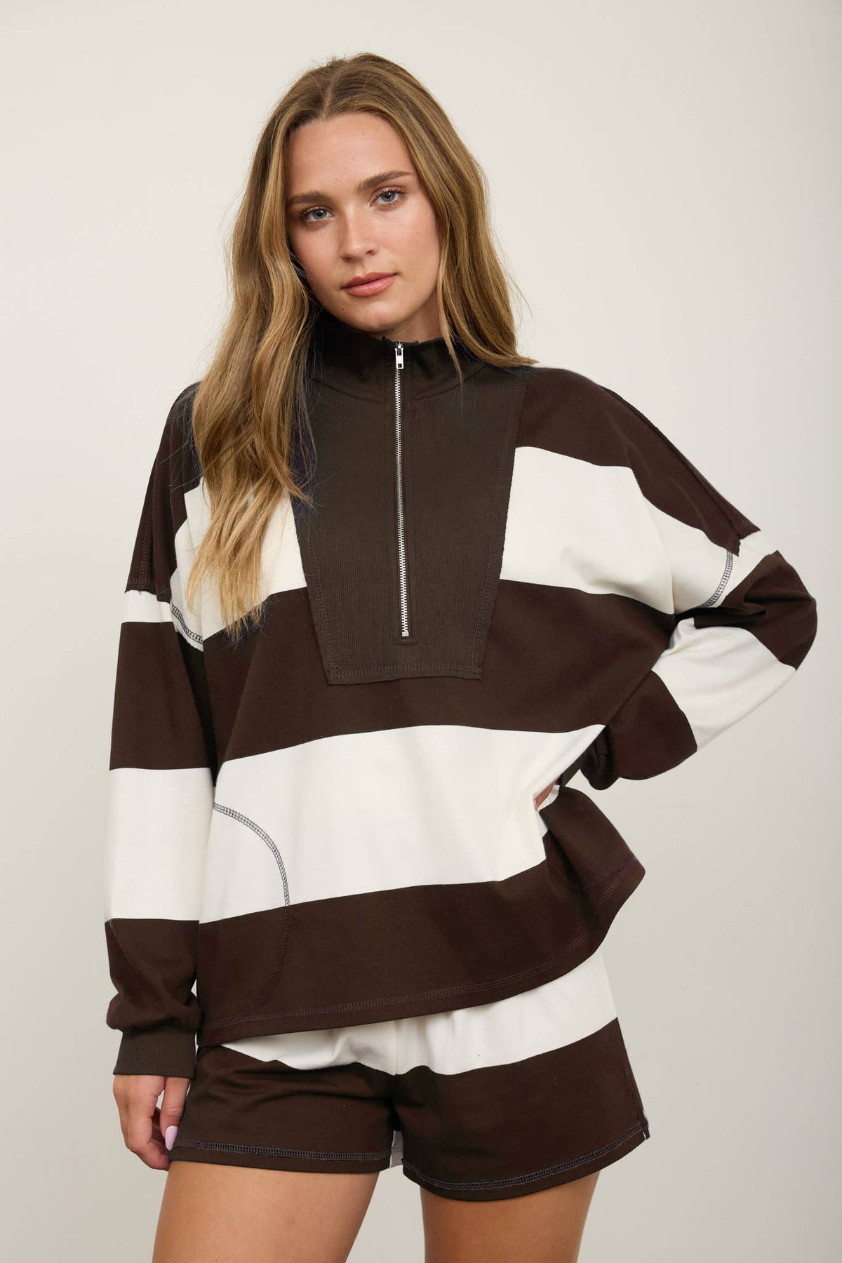 WIDE STRIPE HALF ZIP LONG SLEEVE KNIT TOP : BROWN