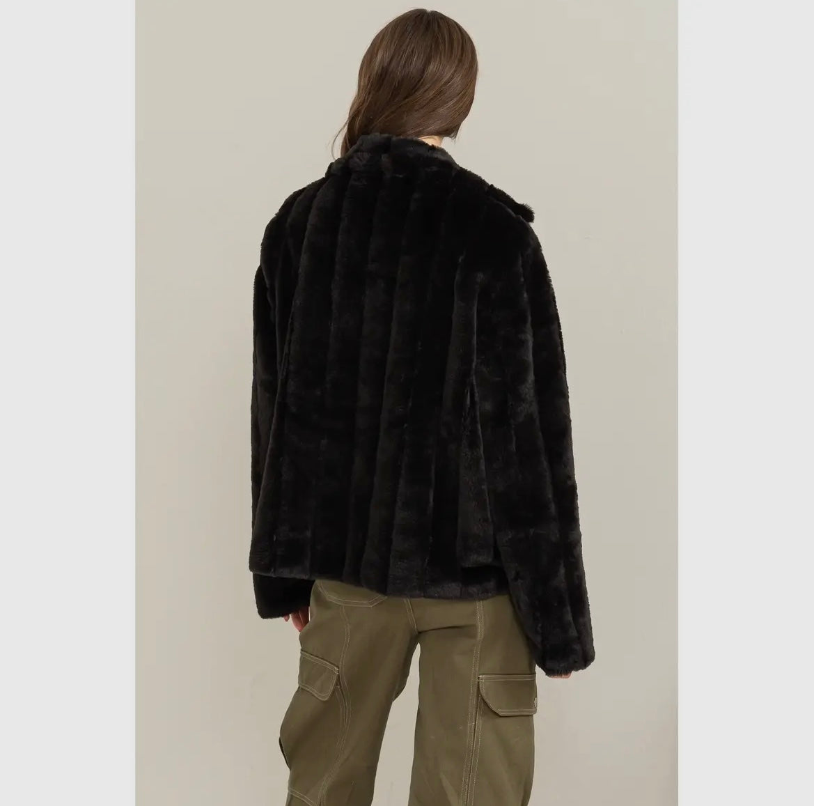 SEEKING CHIC VERTICAL FAUX FUR JACKET-Black