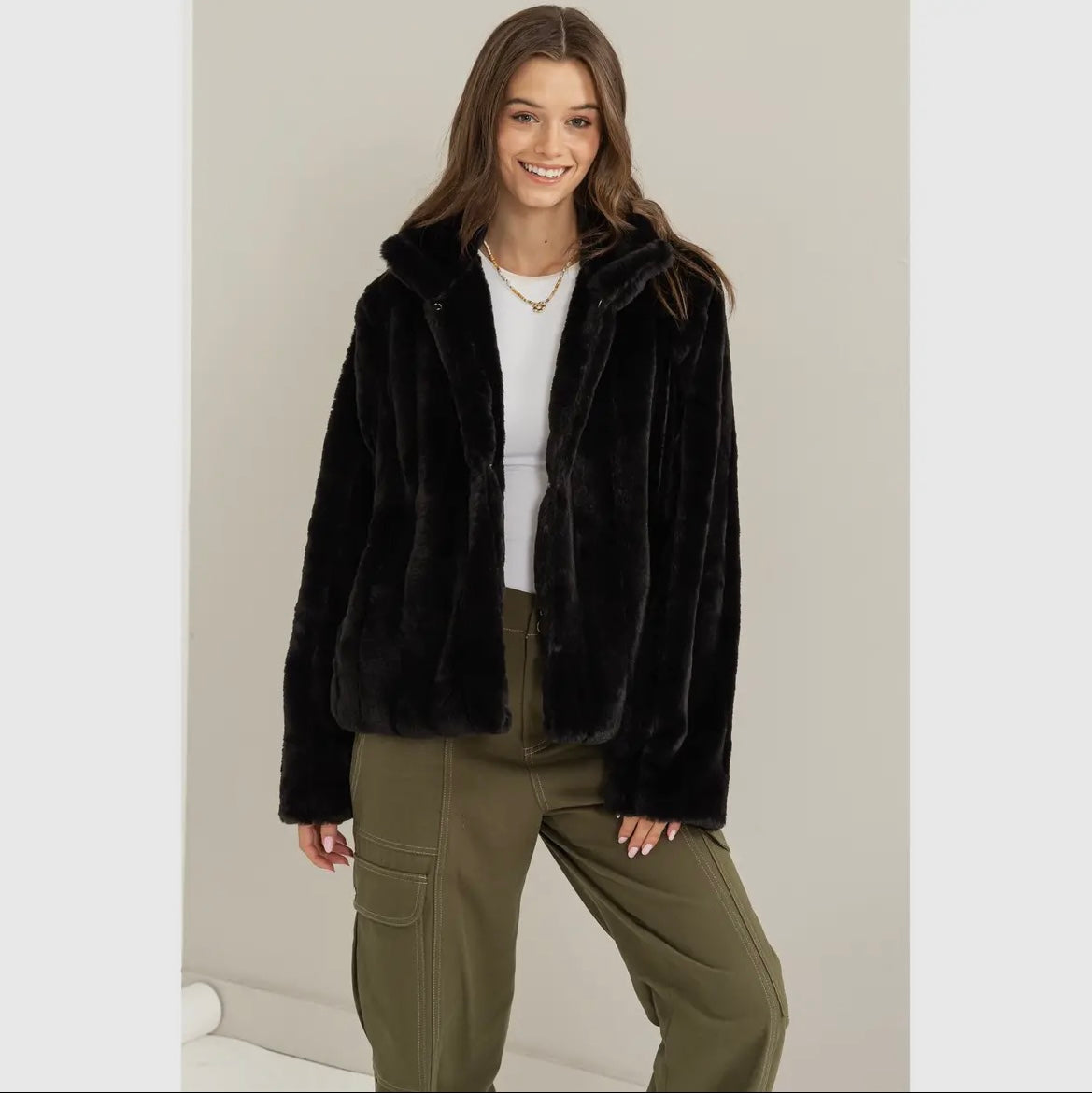 SEEKING CHIC VERTICAL FAUX FUR JACKET-Black