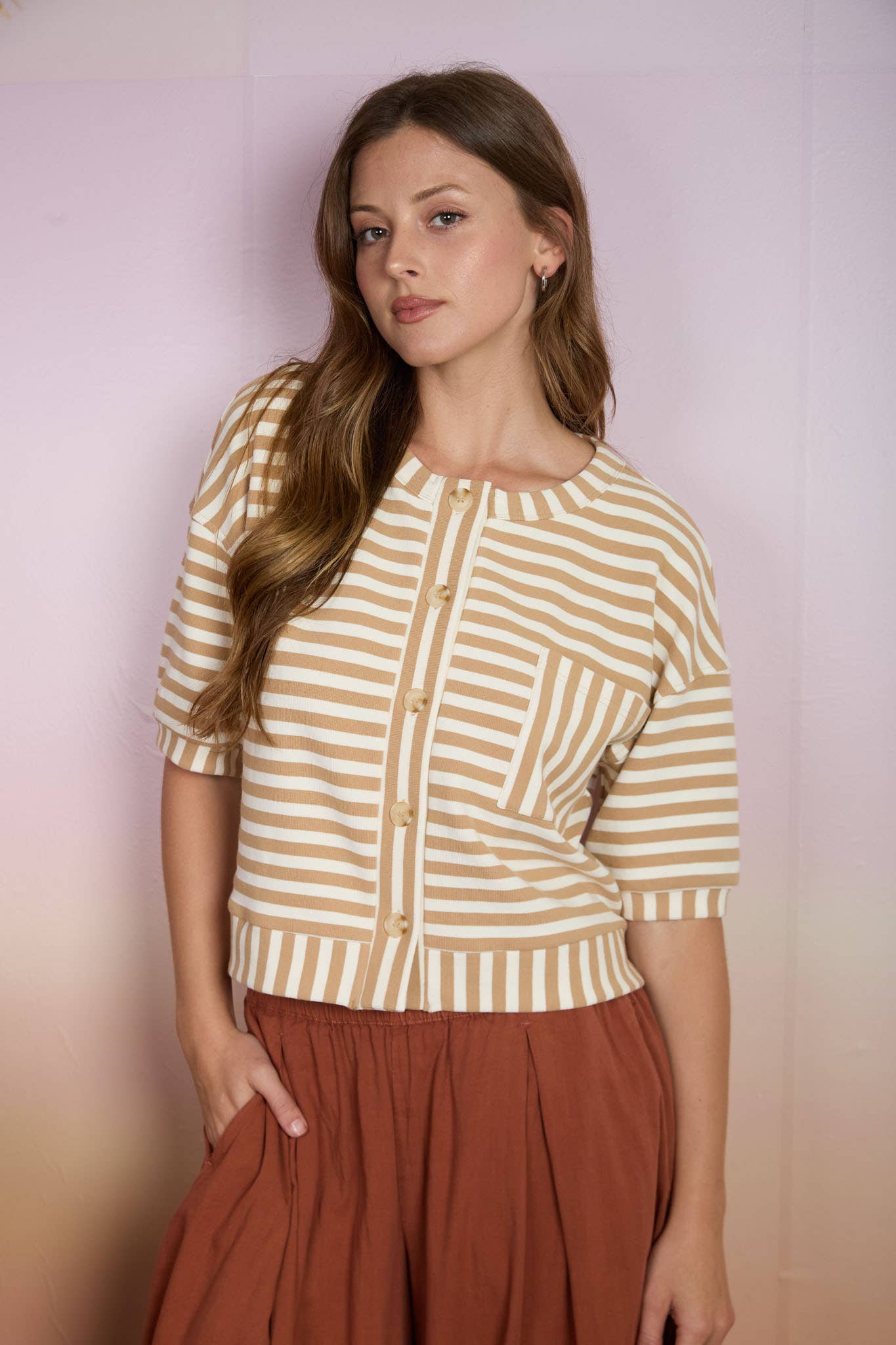 STRIPE PATTERN SHORT SLEEVE BUTTON DOWN KNIT TOP : RED